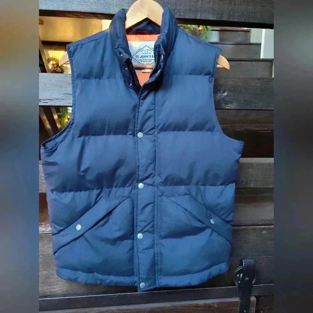 St. John's Bay Men's Navy Insulated Puffer Vest | Orange lining | Size Small